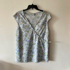 🔥 Old Navy | Maternity Light Blue Floral Spring/Summer Faux Wrap Top M